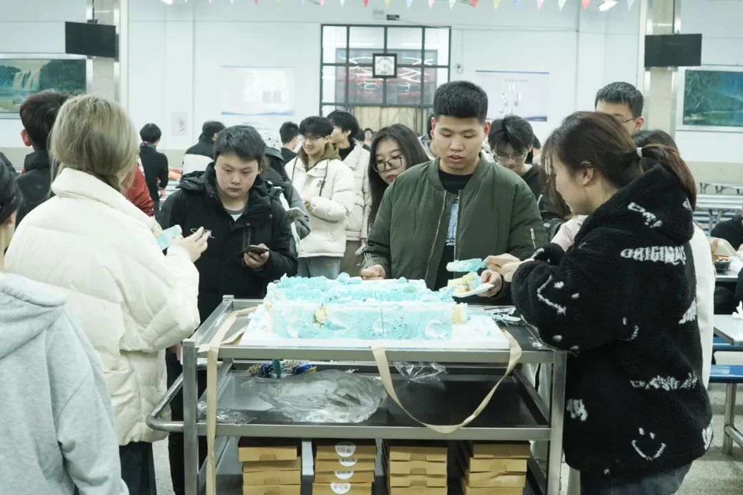 1704157600295574.jpg 4.jpg