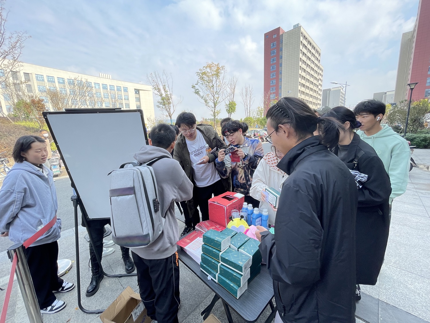 1667539597713060.png 1BFDD2549865E0B3A3FF3802CFE90A02.png