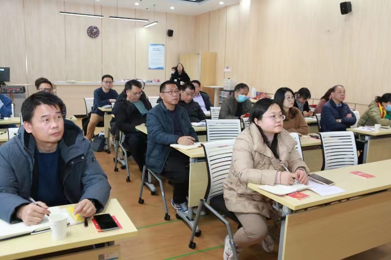 1702183081992882.jpg 听众.jpg