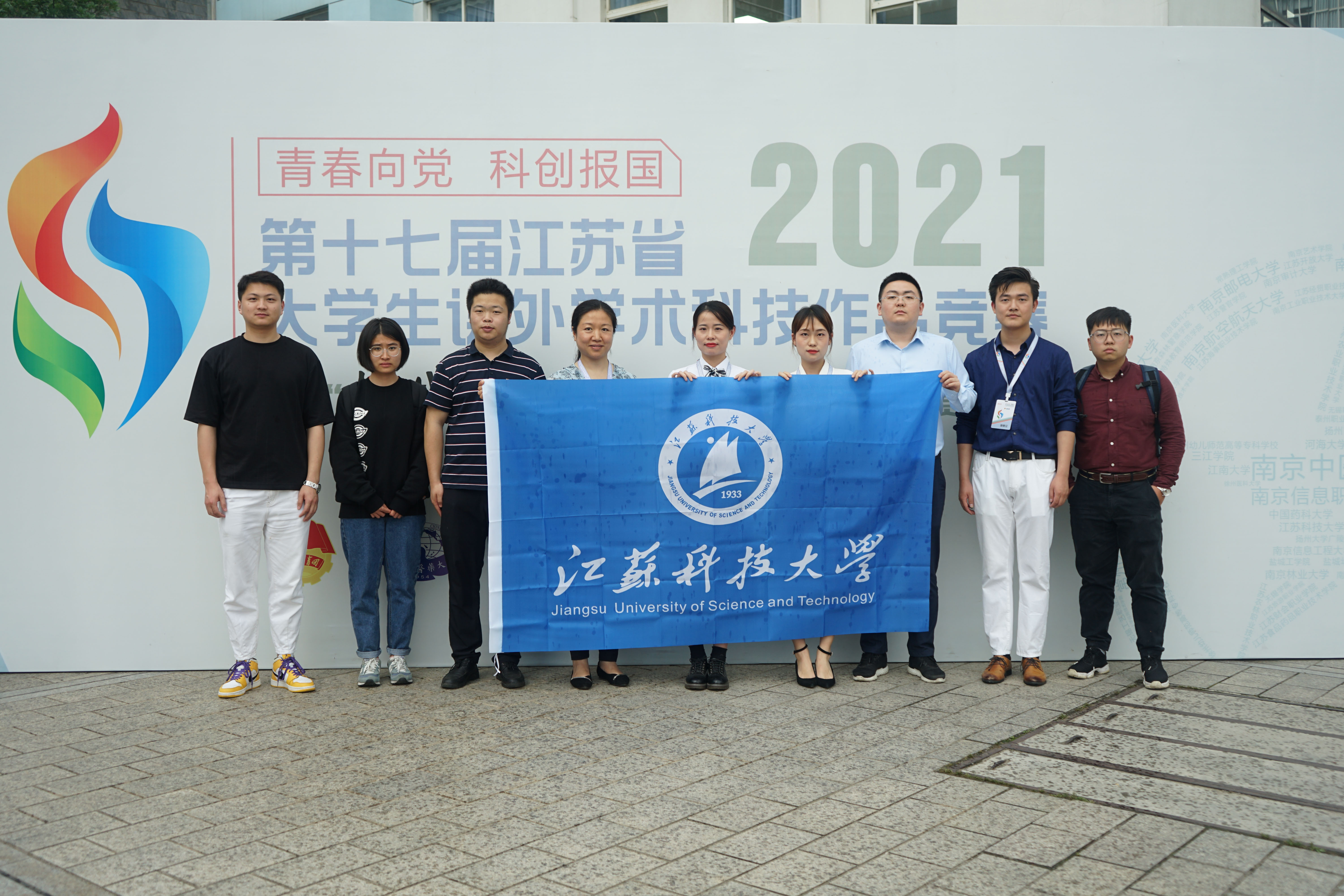 1648699044869371.jpg 渔民上岸.jpg